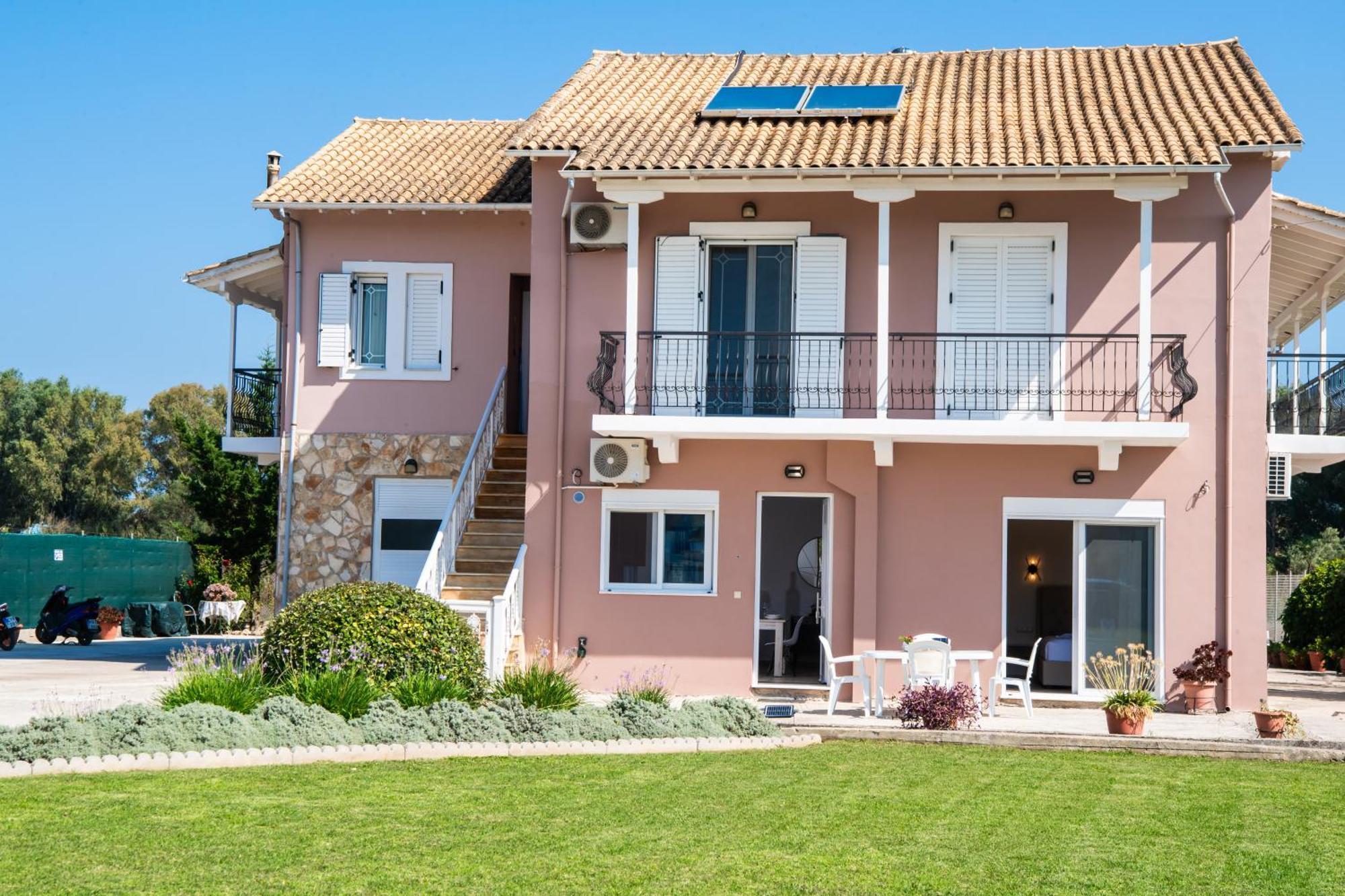 Ruellia Luxury Apartments Kalligoni Exterior photo